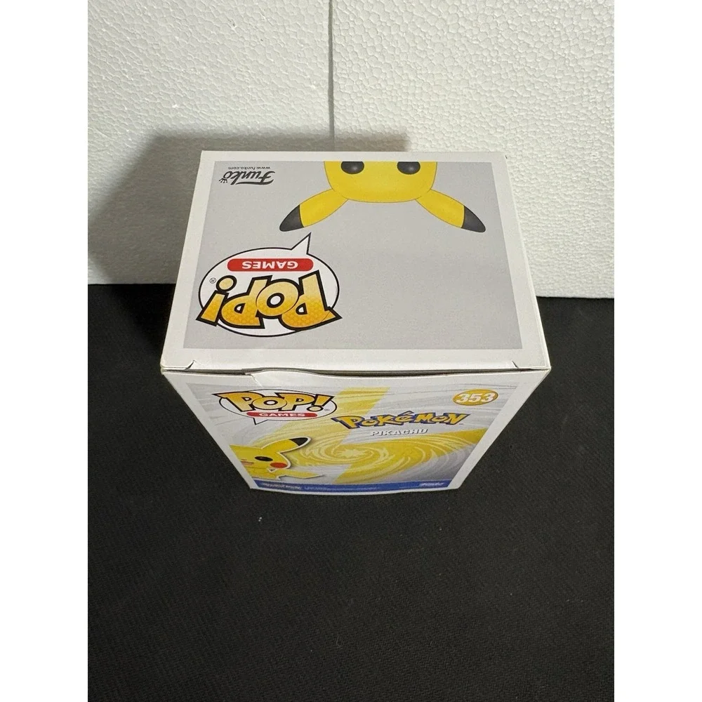 Funko Pop Pokémon Pikachu Silver 25th Anniversary #353